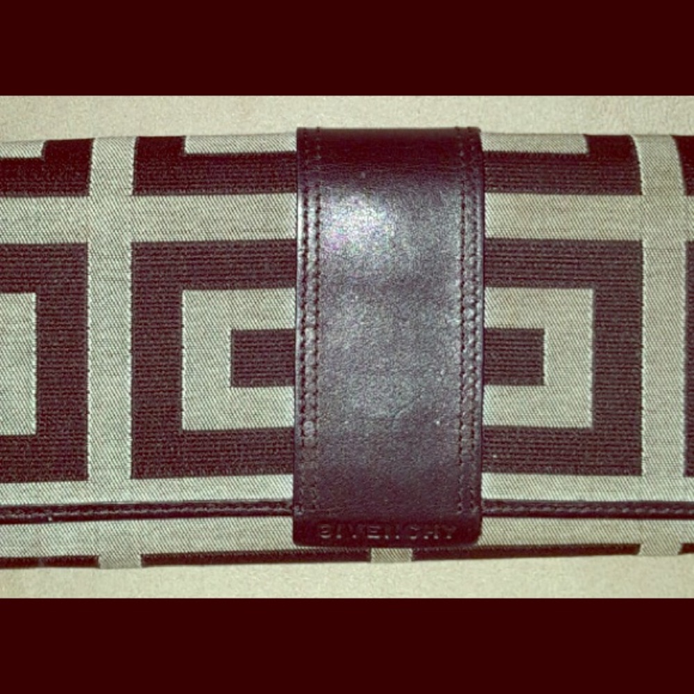 Givenchy (vintage wallet)...
